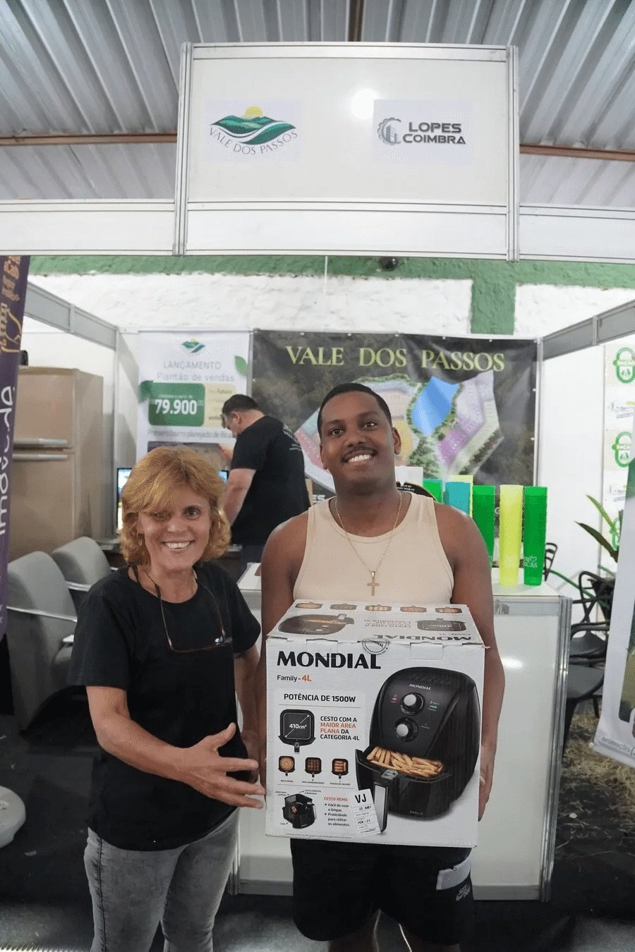 Vencedor de sorteio na tenda do Vale dos Passos e do Grupo Lopes Coimbra na ExpoBicas 2026